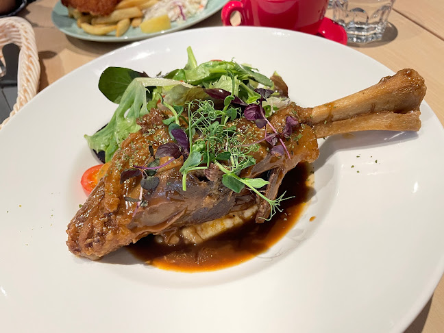 The Royals Cafe (Siglap)