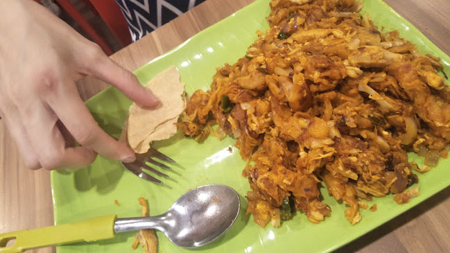 Comentarii opinii despre Al Hadheerah Restaurant (HDB Hub)