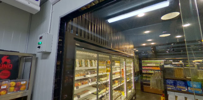 Ryan's Grocery Great World - Hospitality and gastronomy