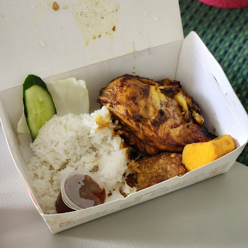 Comentarii opinii despre Ayam Penyet Ria - Nex