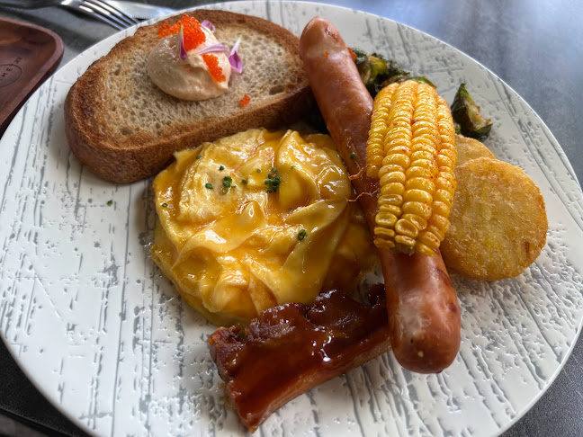 Comentarii opinii despre Symmetry