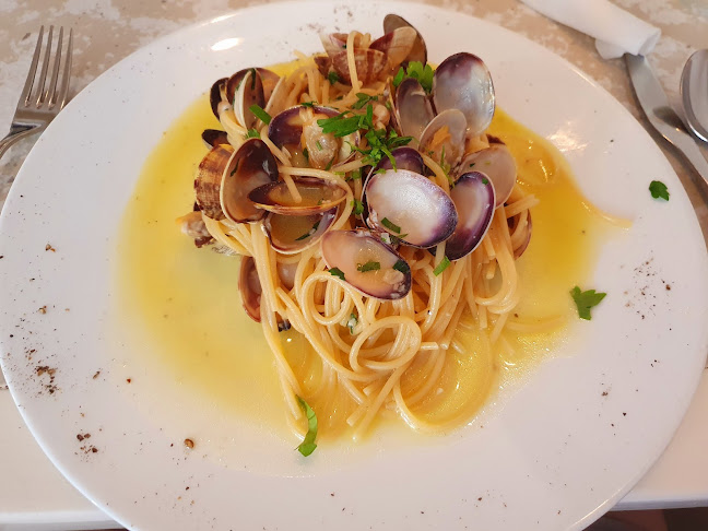 5 Greendale Ave, Singapore 289501