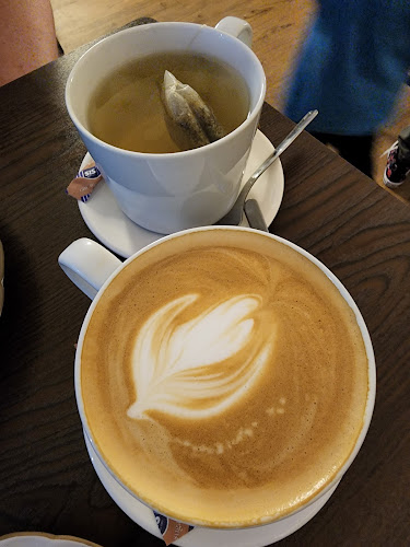 Lola Faye Cafe - Hospitality and gastronomy