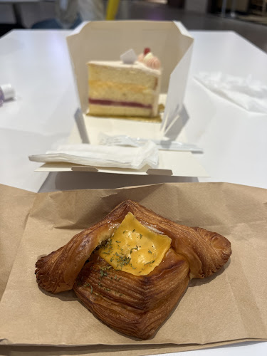 50 Jurong Gateway Rd, B1-K26 Jem, Singapore 608549