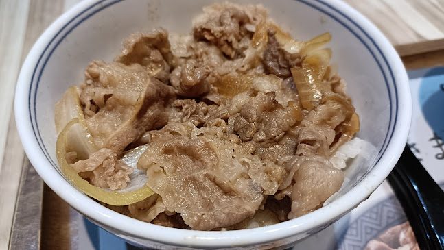Comentarii opinii despre Yoshinoya - Loyang Point