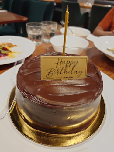 131 E Coast Rd, Singapore 428816