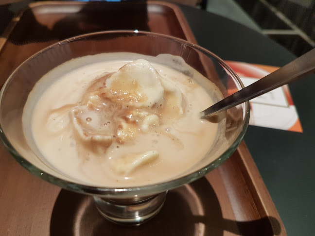 Starbucks Terminal 1 Transit - Singapore