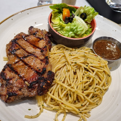 Opinii despre Hot Tomato Bistro în Singapore - Hospitality and gastronomy