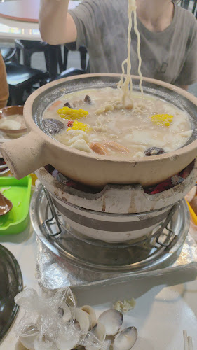 Ubi Claypot Lala (Woodland) - Hospitality and gastronomy