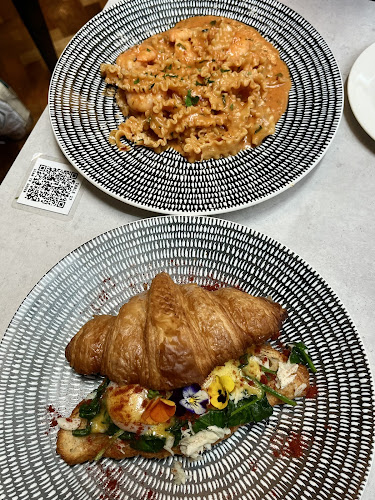 Clovelly - Hospitality and gastronomy