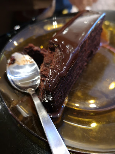 Comentarii opinii despre Awfully Chocolate Jem – Bakery, Cake Shop & Birthday Cakes