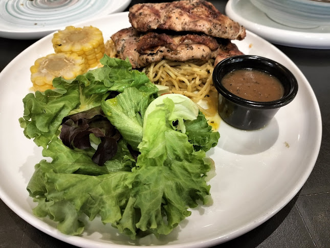 COLLIN’S @ PLQ Mall - Hospitality and gastronomy