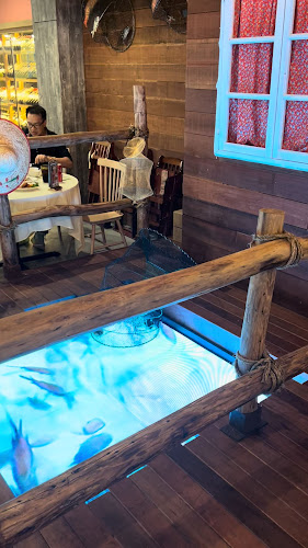 1 HarbourFront Walk, #02-158/159 VivoCity, Singapore 098585