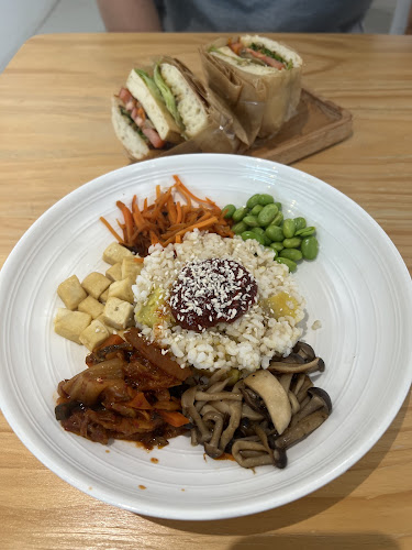 Lilac Oak | Vegan Café & Bakes - Singapore