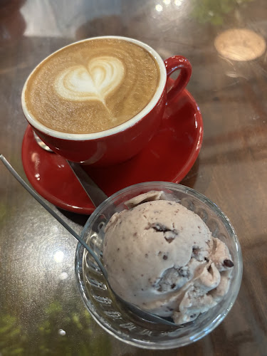 Knots Cafe & Living (Pasir Panjang) - Hospitality and gastronomy