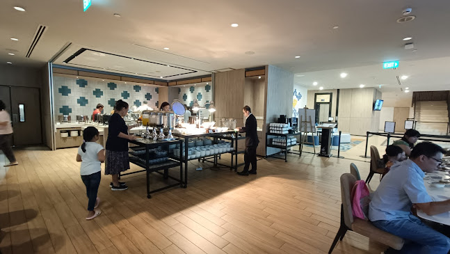 Express Cafe & Bar @ Holiday Inn Express & Suites Singapore Novena - Singapore