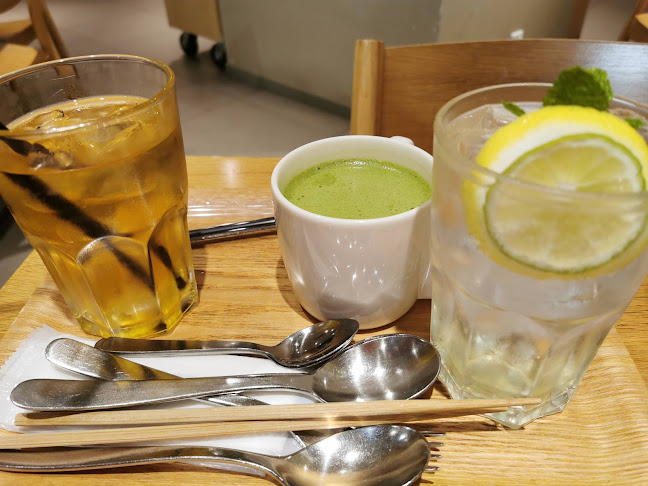 252 North Bridge Road #02-20/22 Raffles City Shopping Centre, 179103