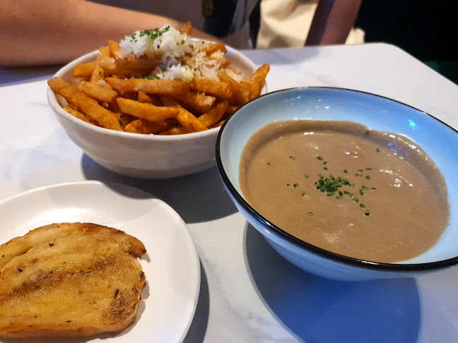 Tipsy Bird Gastrobar - Hospitality and gastronomy