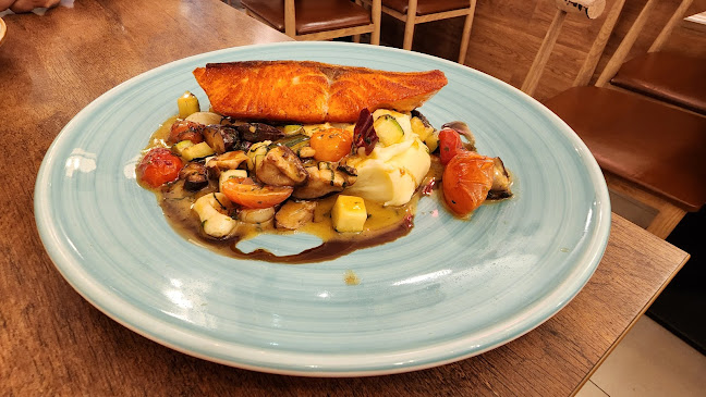 Bowen's Western - Hospitality and gastronomy