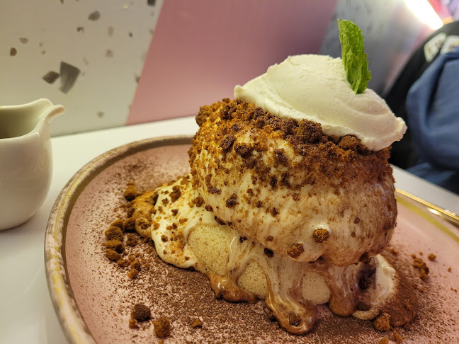 Fluff Stack (Tampines 1) - Hospitality and gastronomy