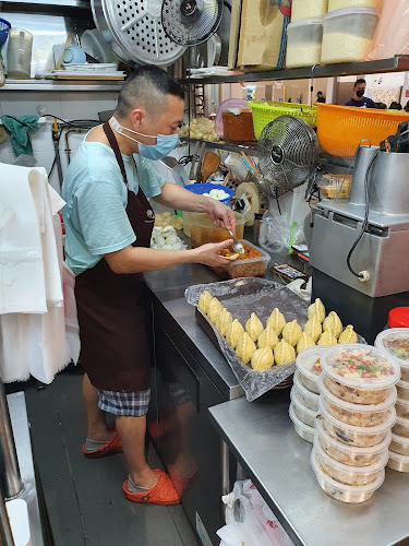 Opinii despre Rolina Traditional Hainanese Curry Puffs în Singapore - Hospitality and gastronomy
