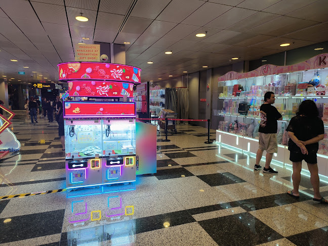 Opinii despre McDonald's Changi Airport Terminal 2 (T2) Transit Lounge în Singapore - Hospitality and gastronomy