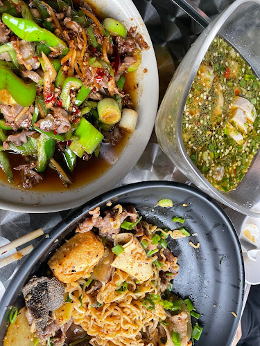 Comentarii opinii despre JIANG HU MAO CAI 江湖冒菜