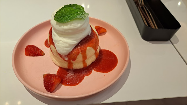 Fluff Stack (Tampines 1) - Hospitality and gastronomy
