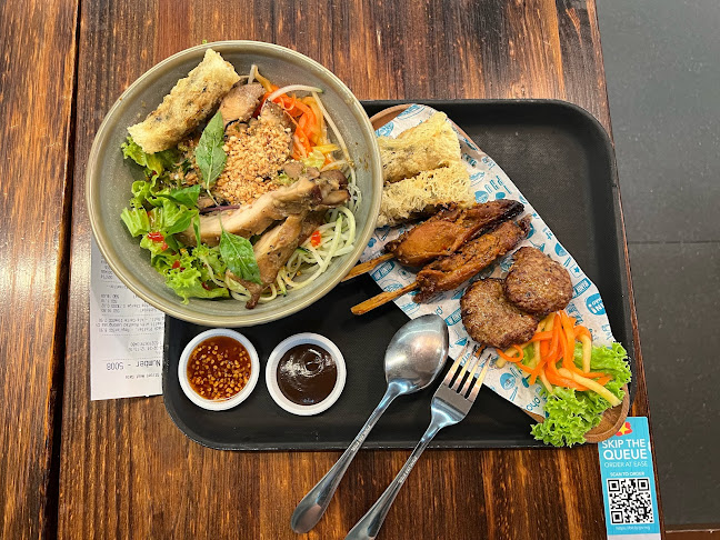 3 Gateway Dr, B2-K6/K7, Singapore 608532