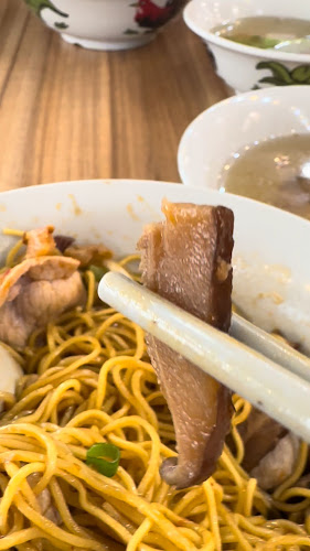 Aw's Signature Noodles