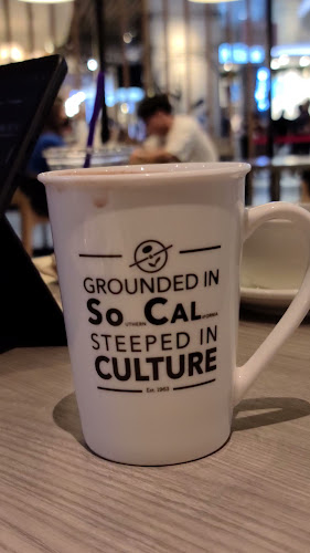 The Coffee Bean and Tea Leaf (Waterway Point) - Singapore