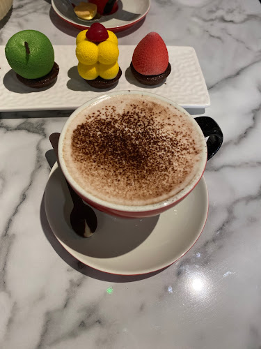 15 Swan Lake Ave, Opera Estate, Singapore 455711