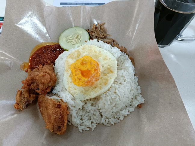 Richton Cafe Pte Ltd - Hospitality and gastronomy