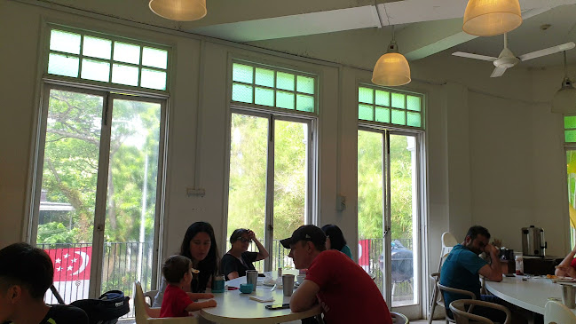 Opinii despre Simply Bread, Cluny Court în Singapore - Hospitality and gastronomy