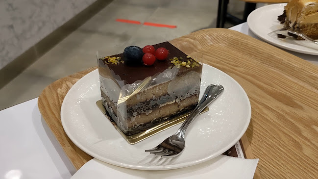 Cedele Bakery Cafe - Paragon - Hospitality and gastronomy