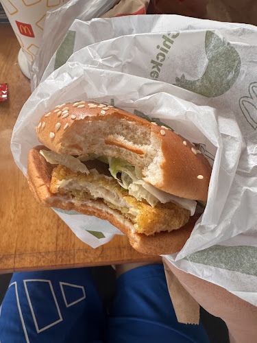 Opinii despre McDonald's Shell Hougang în Singapore - Hospitality and gastronomy