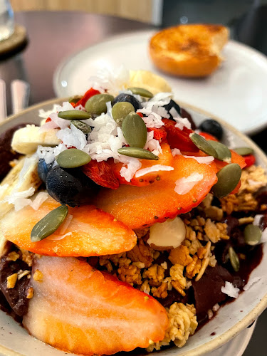 Comentarii opinii despre The Food Peeps Coffee and Deli