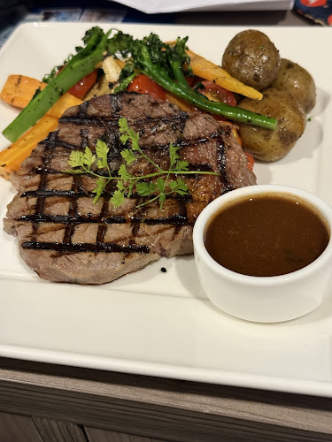 Applause on Tyrwhitt – Bistro and Bar