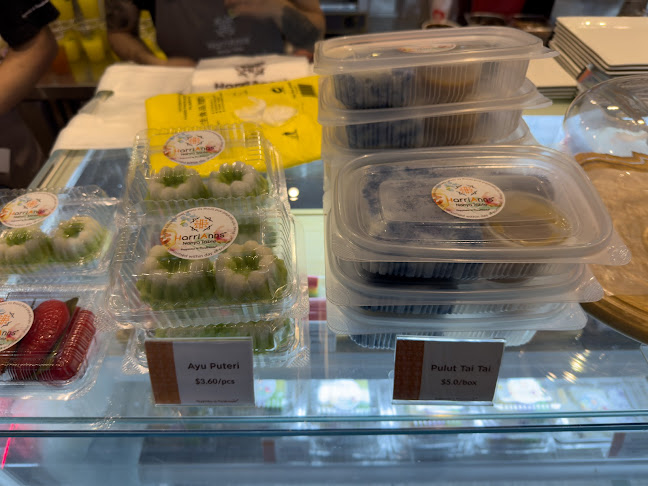 Comentarii opinii despre HarriAnns Nonya Table