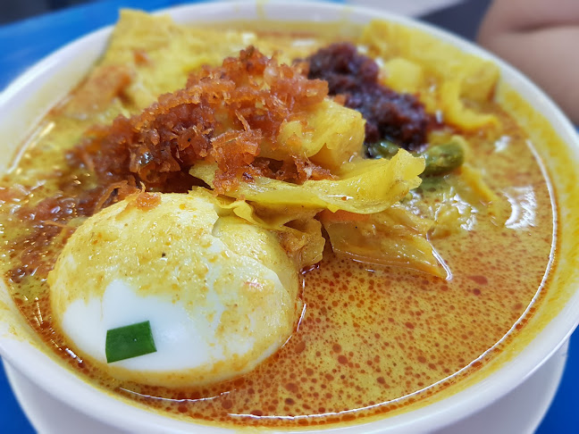 11 Clover Wy, Singapore 579082