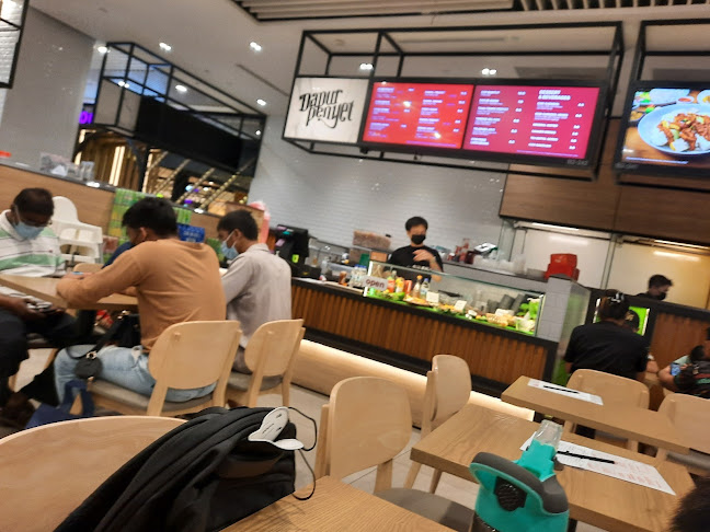 78 Airport Blvd., B2 241/242, Singapore 819666