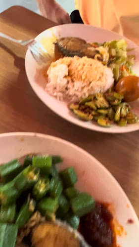 590 Upper Thomson Rd, #01-24 Sembawang Hills Food Centre, Singapore 574419