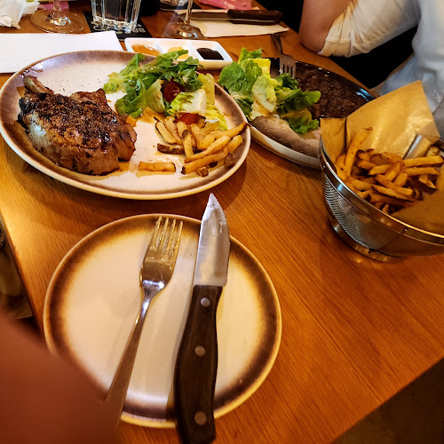 Burger & Steak Frites - Hospitality and gastronomy