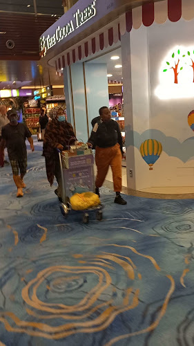 Opinii despre The Cocoa Trees - Changi Airport Terminal 1 West în Singapore - Hospitality and gastronomy