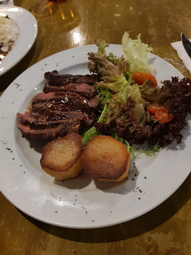 131 E Coast Rd, Singapore 428816