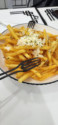 Cafe Monochrome (Chinatown) - Hospitality and gastronomy