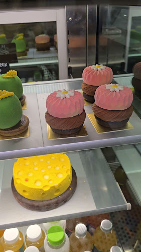 Le Petit Paris - Singapore