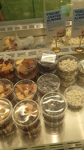 Comentarii opinii despre SNACK BOX 零食工坊 @ Pasir Ris Mall