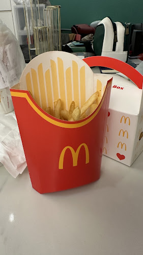 McDonald's Shell Havelock - Hospitality and gastronomy