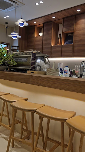 Elijah Pies - Tanjong Pagar